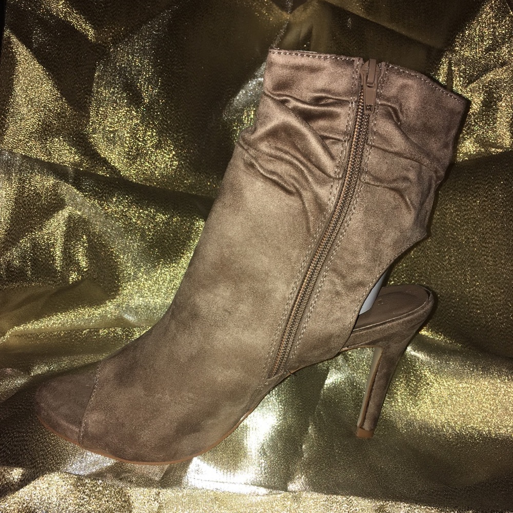 Booties - Picture 3 of 4